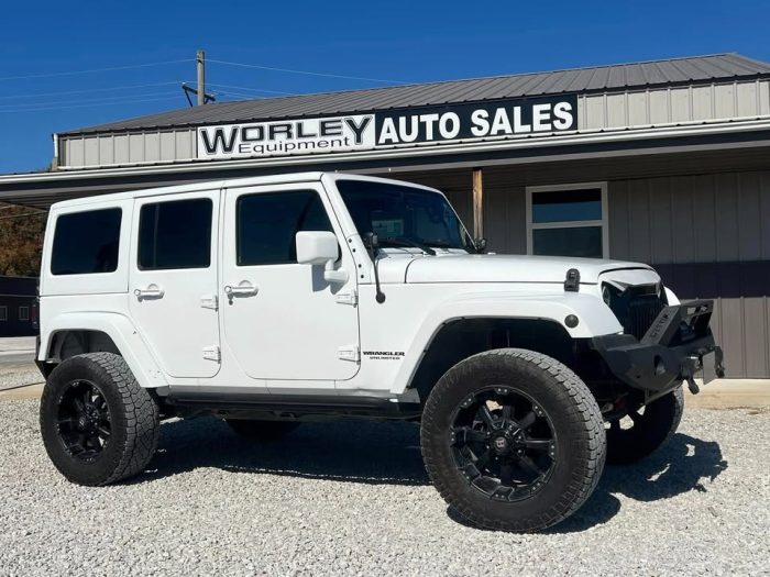 2015 Jeep Sahara 4X4 V6 - 4 door - $23,900 - Image 2