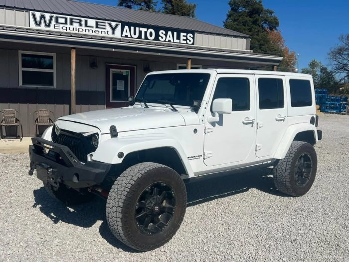 2015 Jeep Sahara 4X4 V6 - 4 door - $23,900 - Image 3