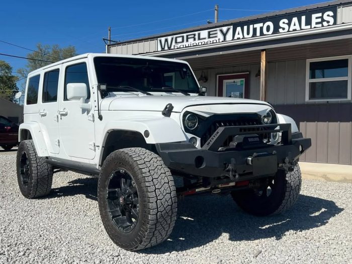 2015 Jeep Sahara 4X4 V6 - 4 door - $23,900 - Image 4