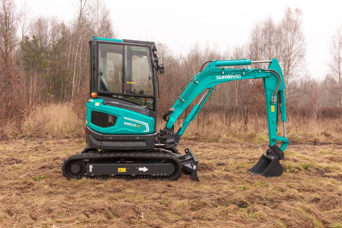Sunward SWE25UF Excavator - W/Cab $33,900 - W/O Cab - $31,900