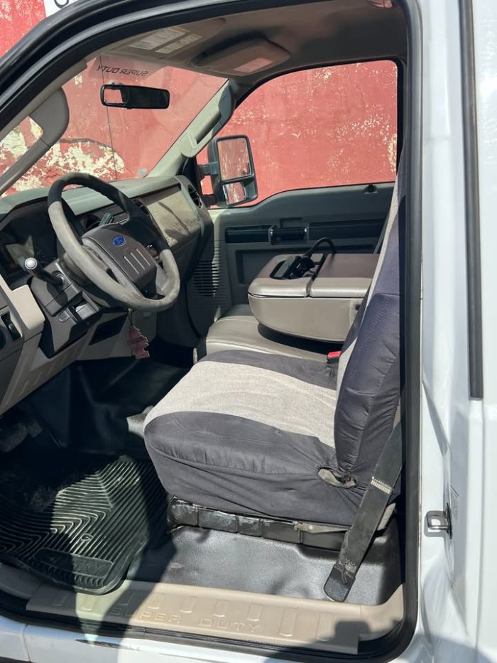 2010 Ford F-350 regular cab dually w/ brand new Butler Bed $29,900 - Image 9