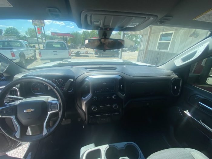 2023 Chevrolet 2500 Crew Cab 4X4 - $36,900 - Image 12