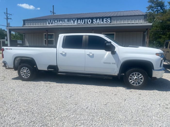 2023 Chevrolet 2500 Crew Cab 4X4 - $36,900 - Image 2