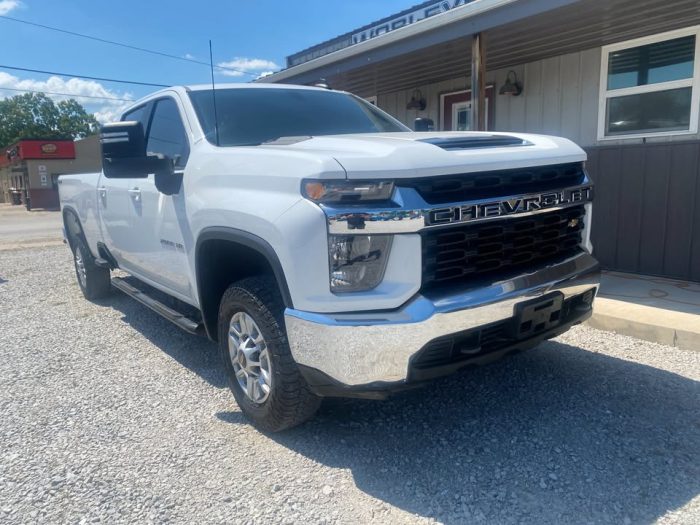 2023 Chevrolet 2500 Crew Cab 4X4 - $36,900 - Image 8