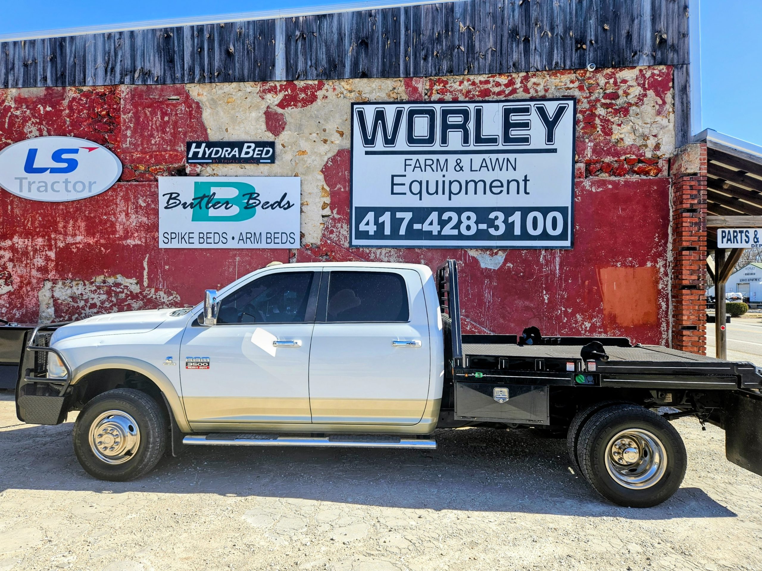 2011 RAM 3500, DUALLY, CREW, CAB, LARAMIE, BUTLER ARM BED - Image 4