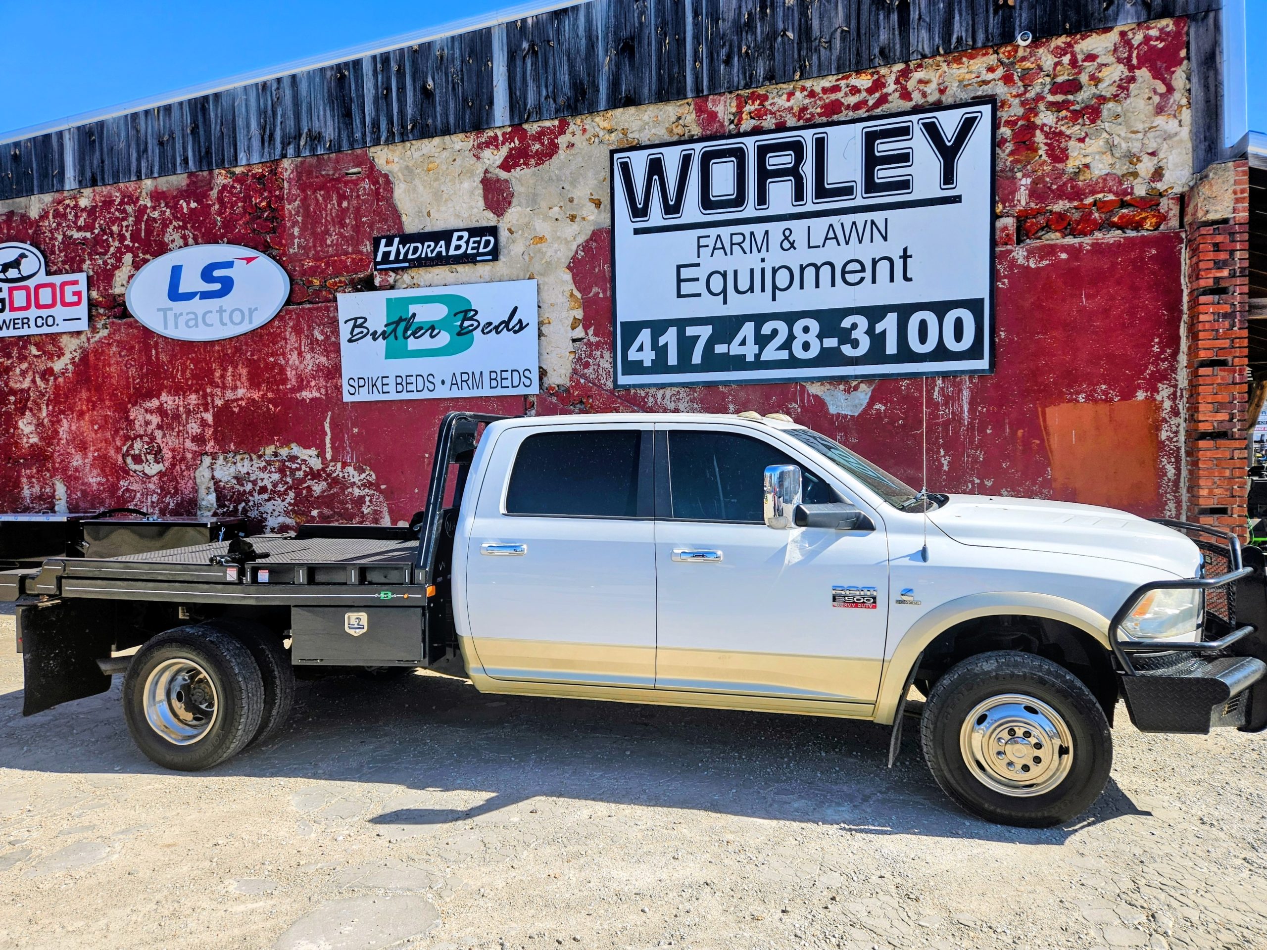 2011 RAM 3500, DUALLY, CREW, CAB, LARAMIE, BUTLER ARM BED - Image 3